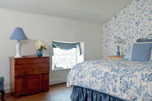 Wayside Inn Bed And Breakfast