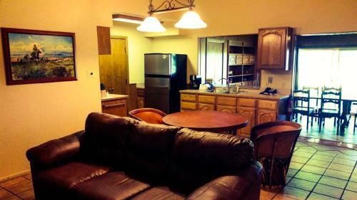 Hotel Flying L Guest Ranch