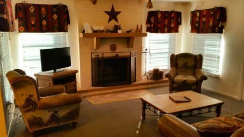 Hotel Flying L Guest Ranch
