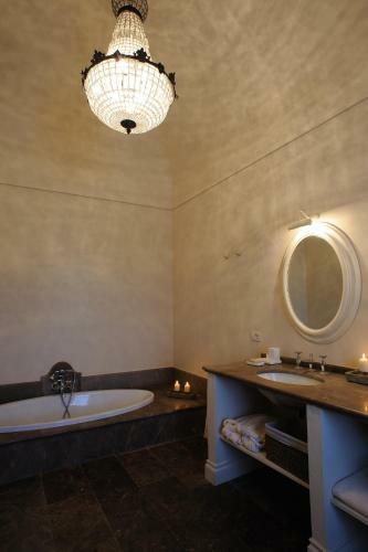 Hostal Castello Camemi