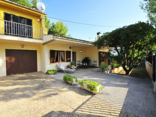Cozy Holiday Home In Alcudia With Fireplace