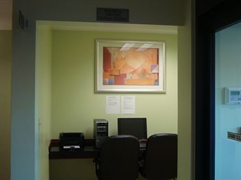 Motel Ambassador Inn & Suites