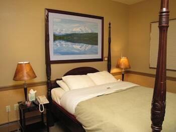 Hotel Copper Whale Inn