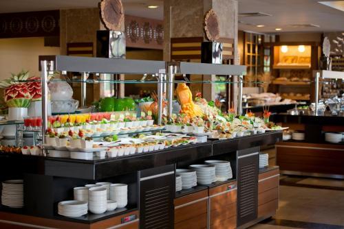 Oz Hotels Antalya Hotel Resort & Spa