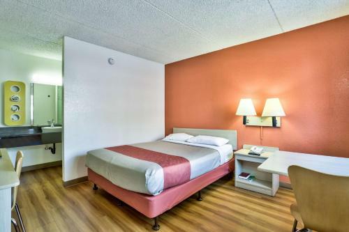 Motel 6 Flagstaff East - Lucky Lane