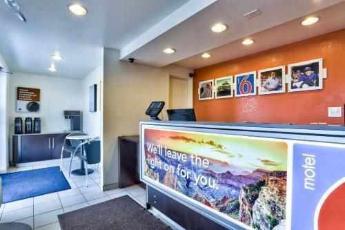Motel 6 Flagstaff East - Lucky Lane