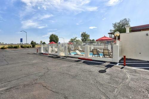Motel 6 Flagstaff East - Lucky Lane