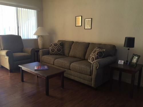 Hotel Hidden Palms Resort & Condominiums