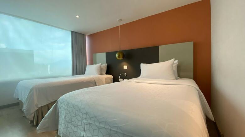 Hotel Holiday Inn Express & Suites Medellin