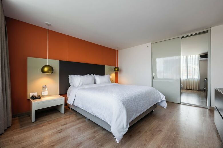 Hotel Holiday Inn Express & Suites Medellin