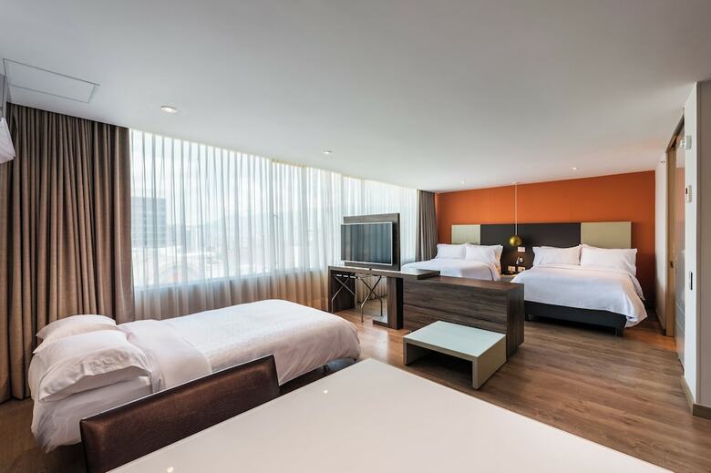 Hotel Holiday Inn Express & Suites Medellin