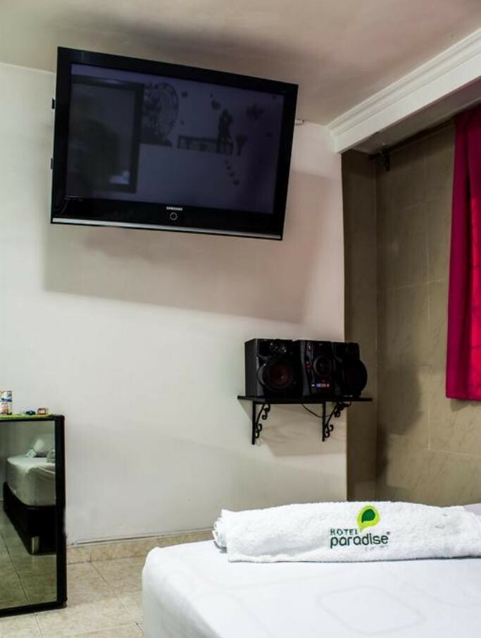 Hotel Paradise La 33