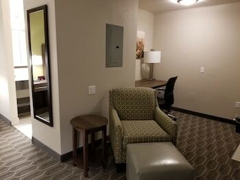 Hotel Quality Inn & Suites At Metro Center