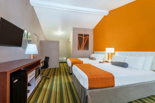 Motel Howard Johnson Airport Downtown