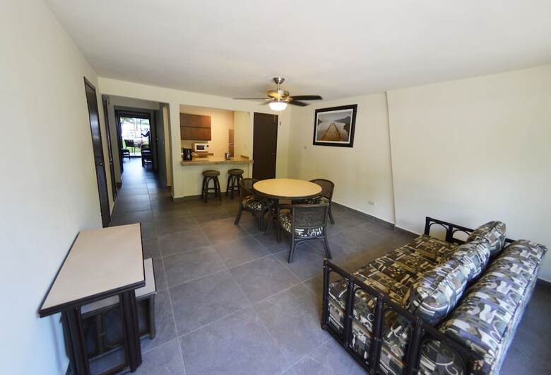 Hotel Sina Suites