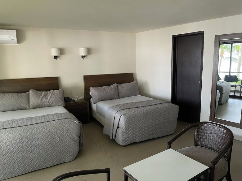 Hotel Sina Suites
