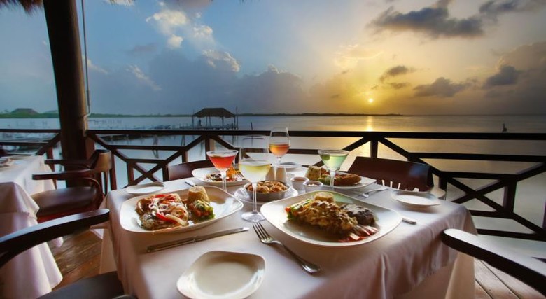 Hotel The Royal Islander An All Suites Resort