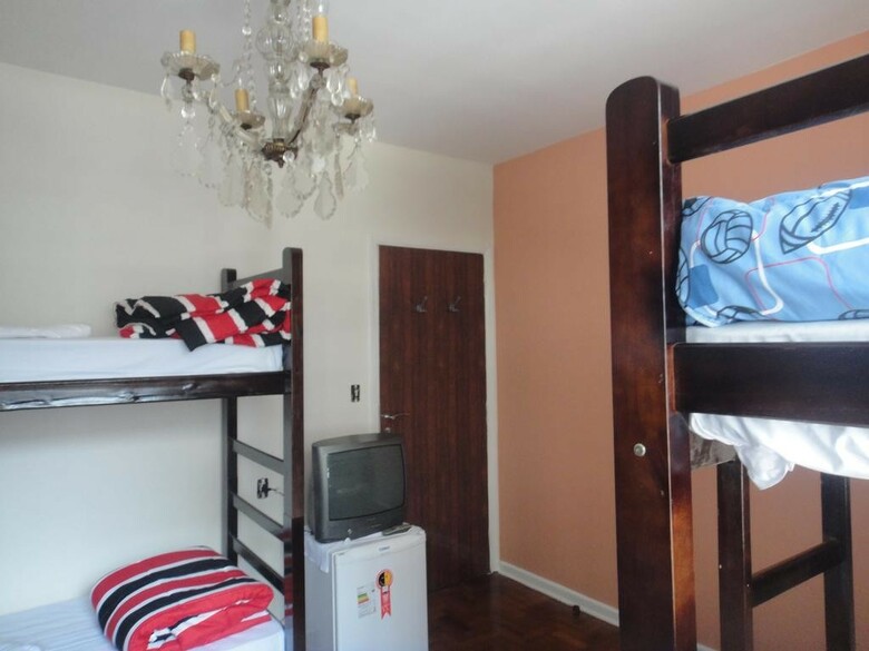 Hostal Pousada West