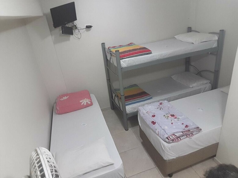 Hostal Pousada West