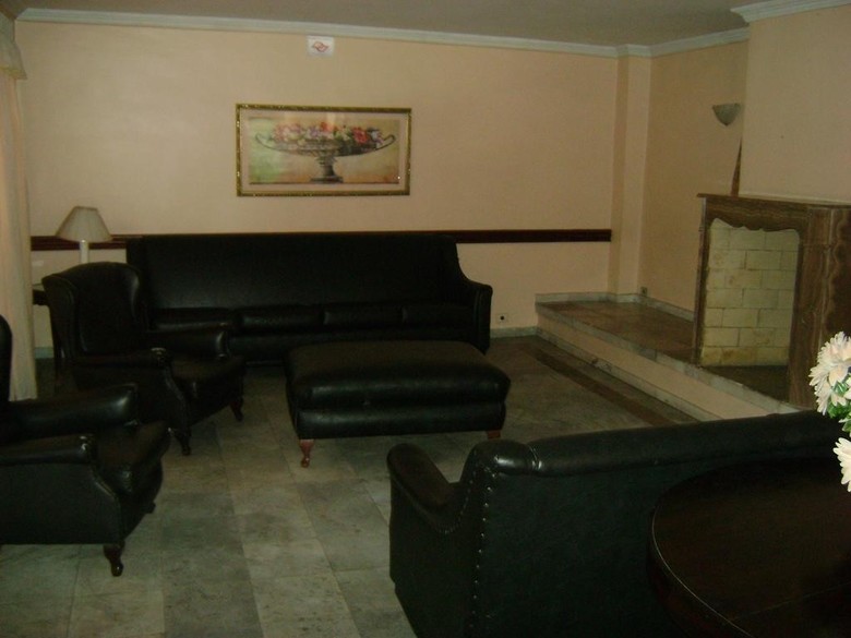 Reinales Plaza Hotel