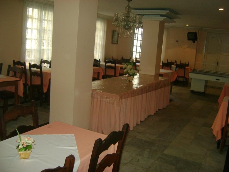 Reinales Plaza Hotel
