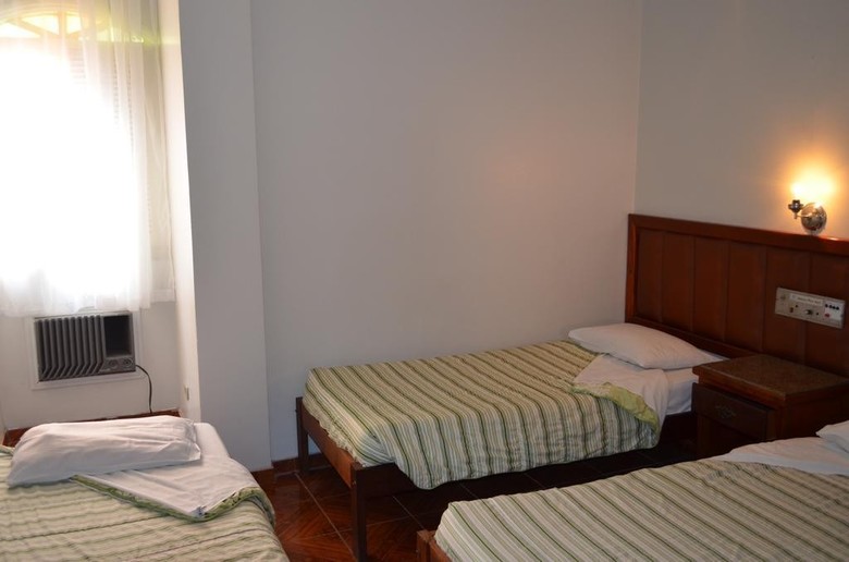 Reinales Plaza Hotel