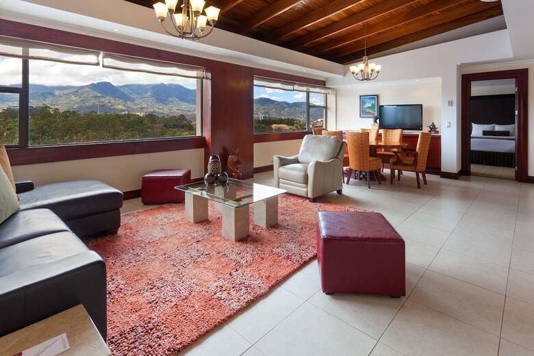 Hotel Crowne Plaza Corobici
