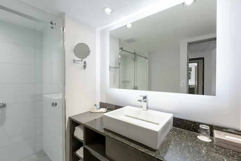Hotel Crowne Plaza Corobici