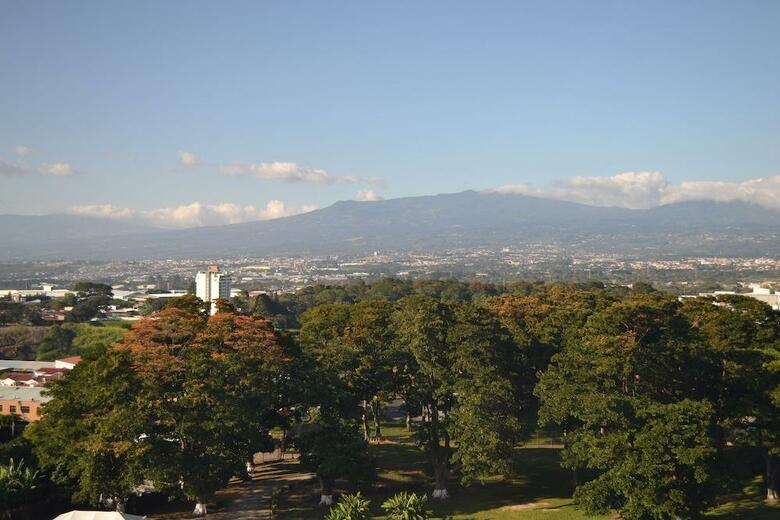 Hotel Crowne Plaza Corobici