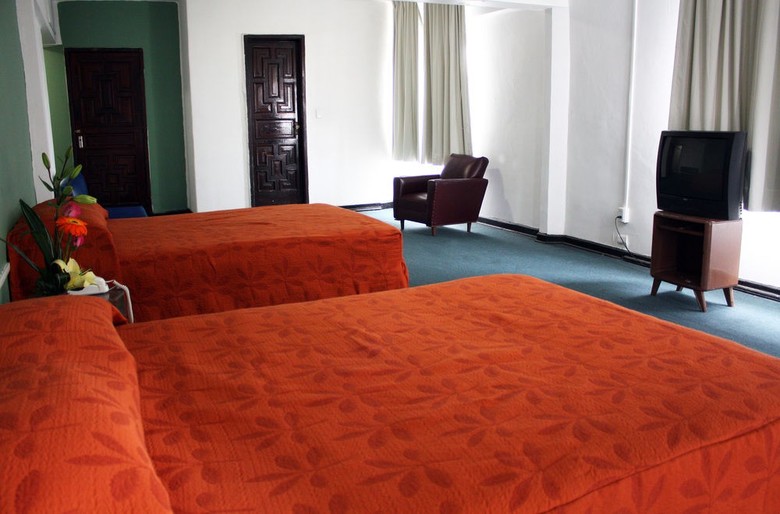 Hotel Virreyes