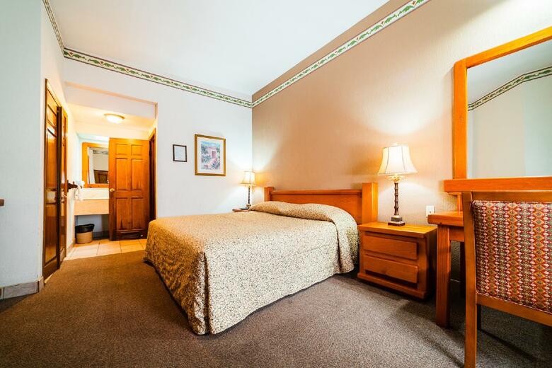 Hotel Suites El Paseo