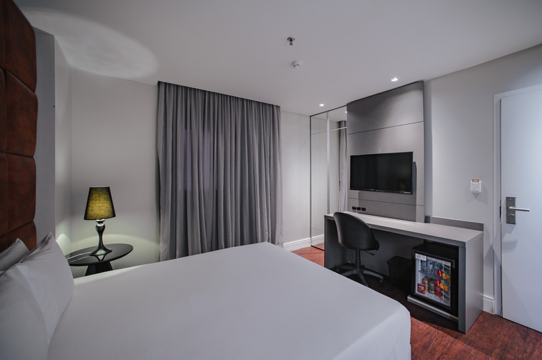 Hotel Slaviero Conceptual Brut