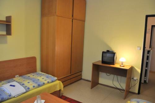 Hotel Kom�rov