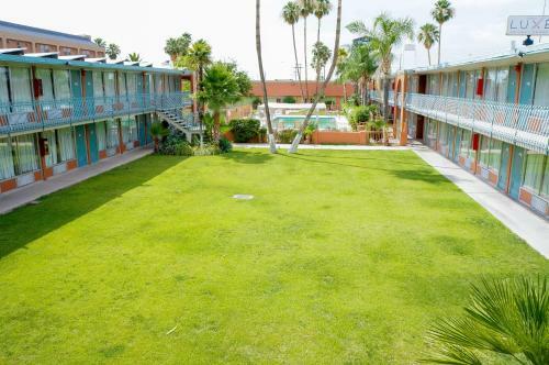 Motel Grand Luxe Hotel & Resort