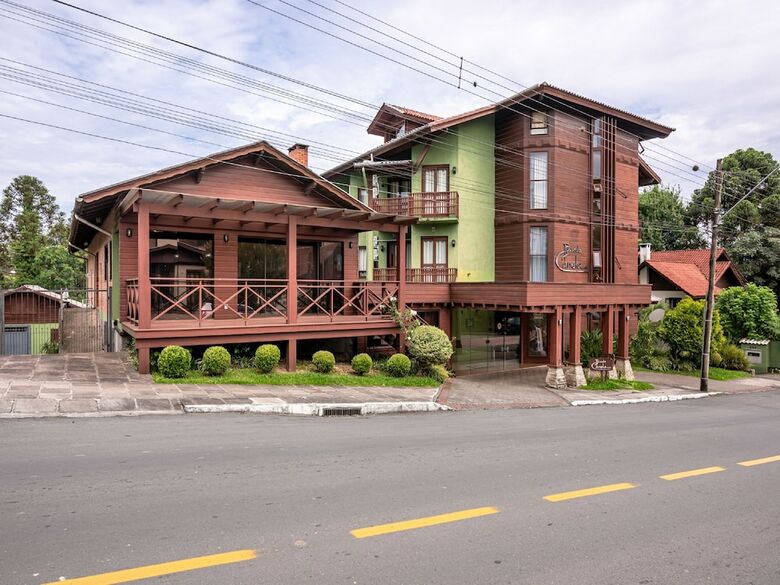 Hostal Pousada Canela