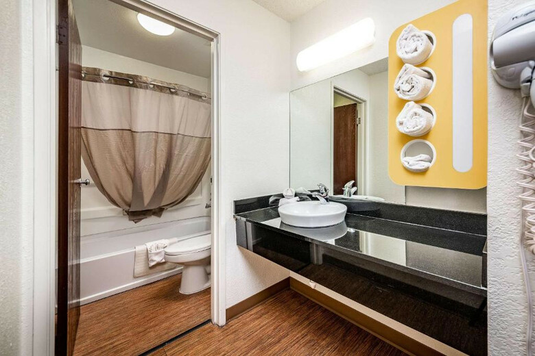 Motel Clarion Pointe - Near Grand Canyon