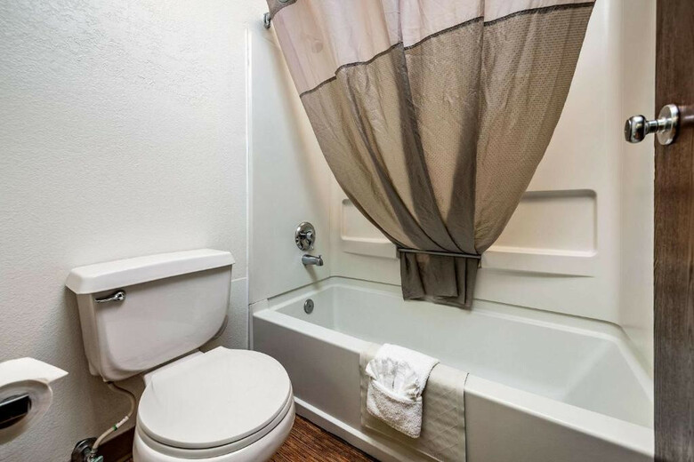 Motel Clarion Pointe - Near Grand Canyon