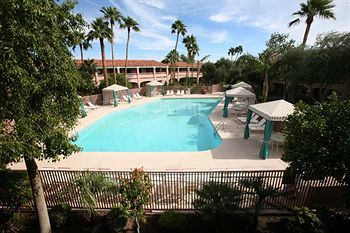 Motel La Fuente Inn & Suites