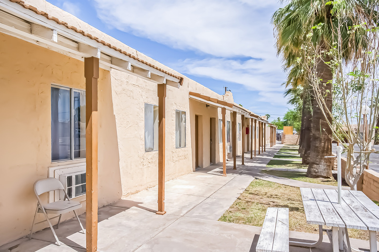 Posada Arizona Inn & Suites