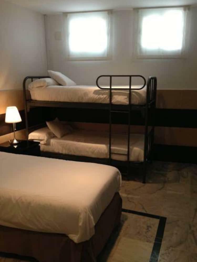 Hotel Domus