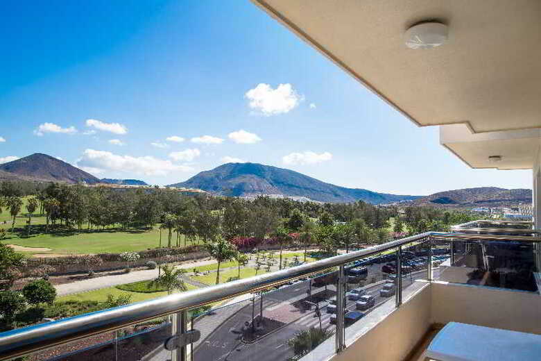 Oro Blanco Apartments