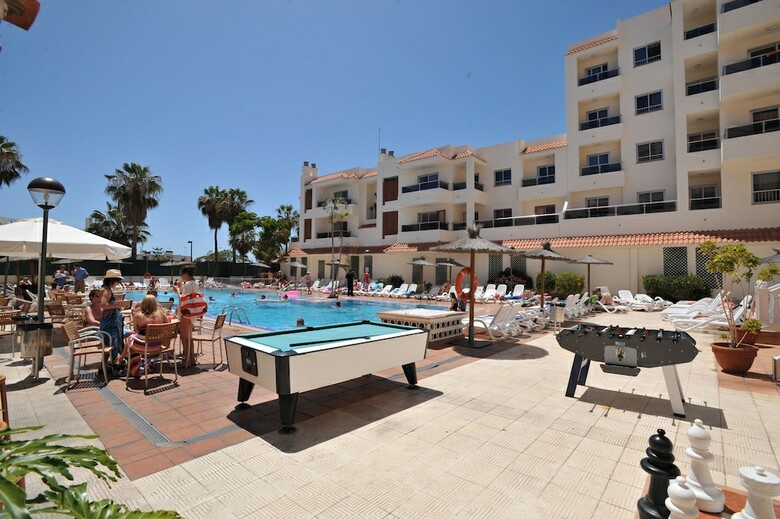 Oro Blanco Apartments