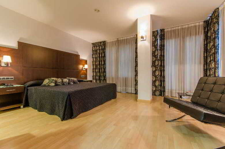 Hotel Conquista De Granada