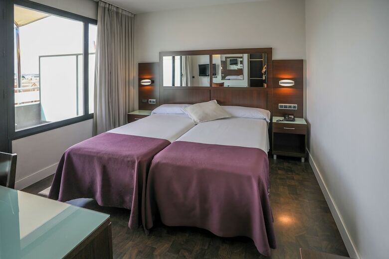 Hotel Conquista De Granada