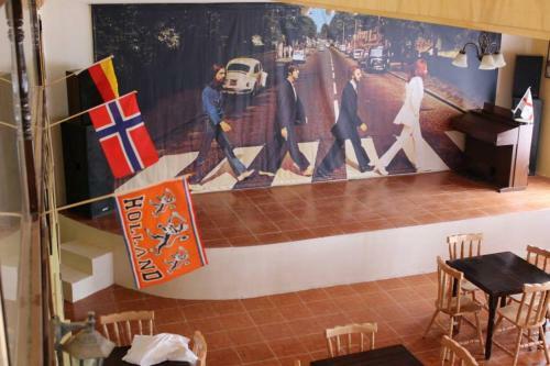 Hotel Yellow Submarine