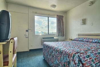 Motel 6 Conway