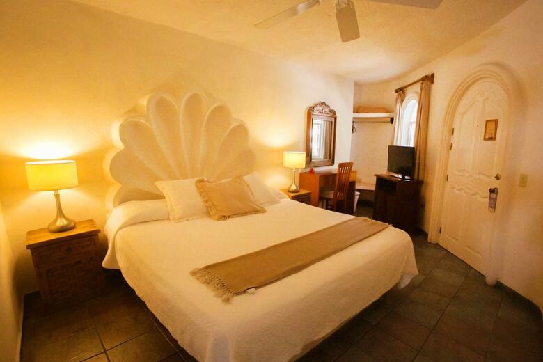 Hotel & Suites El Moro