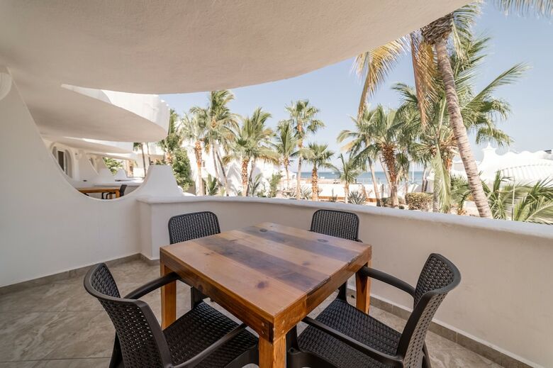 Hotel & Suites El Moro