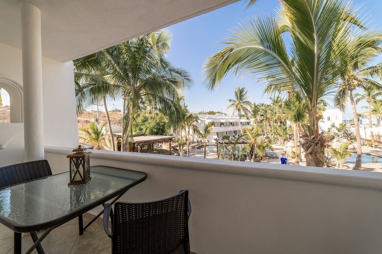 Hotel & Suites El Moro