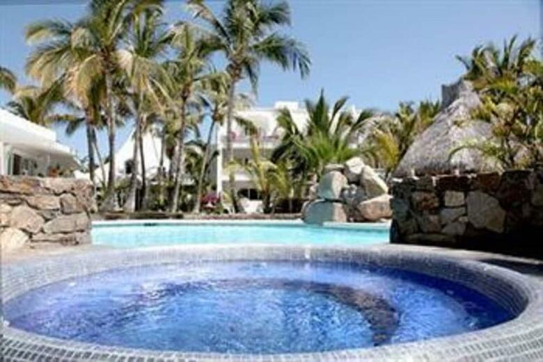 Hotel & Suites El Moro
